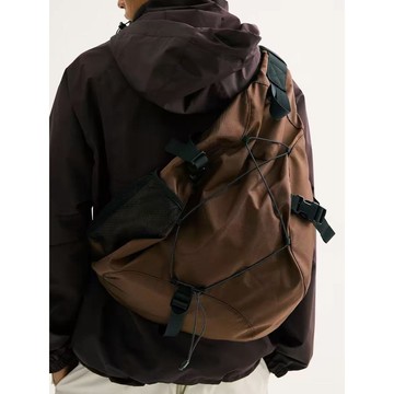 限時特賣中🎈山係戶外抽繩機能弓箭包 2025新款運動騎行通懃單肩斜挎包男潮 學生上課斜挎包 大容量防水單間郵差包 相機通