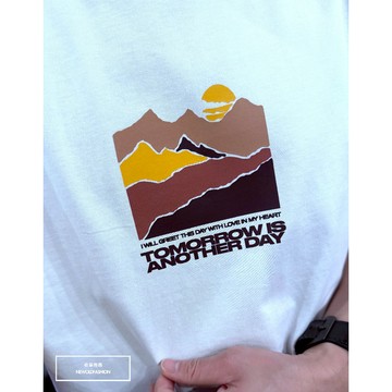 Nor.116 厚磅山景抽象畫短T-白《NOR8191116》