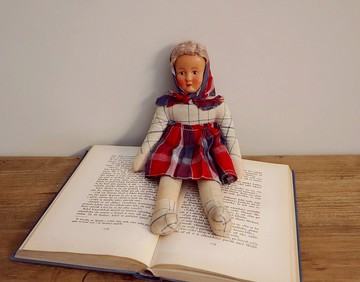 【Little Fairies】波蘭古董老件歐洲復古手繪娃娃-小麥膚淺棕髮