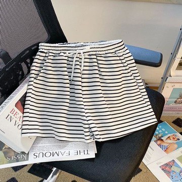 台灣出貨 冰絲休閒新款五分褲子女夏季新款大碼寬鬆直筒短褲女大碼短褲女 休閒運動短褲 闊腿短褲 跑步褲子