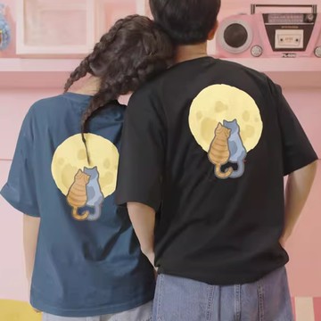 S~XL  前後圖 兩隻貓咪一起看月亮 純棉 短T 情侶T【Y1247】MIT 情侶裝 快速出貨 短袖T恤 萌寵 台灣製