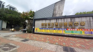 ✅專約✅鳳山國中活巷可改車庫透天						｜高雄市鳳山區鳳東路