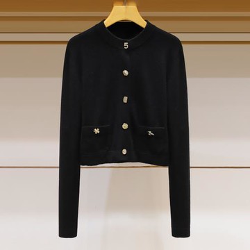 輕奢高定2024秋季新款時尚圓領黑色紐扣小香風單排扣長袖針織衫女