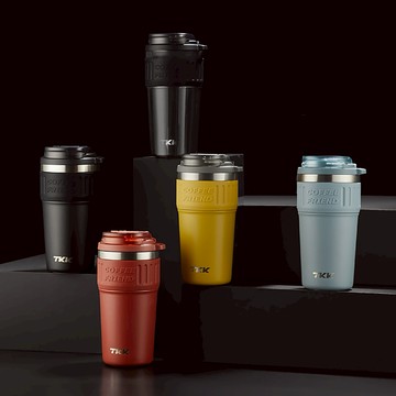 【TKK】禮物精選-洛奇系列 316不鏽鋼x陶瓷噴塗 咖啡杯 保溫杯 隨身杯 630ML(直飲+吸管)戶外露營登山運動專用