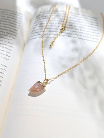 月牙角項鍊 / 紅虎眼石 橙月光石 白紋石 珍珠 / JIEGEM 姊的珠寶