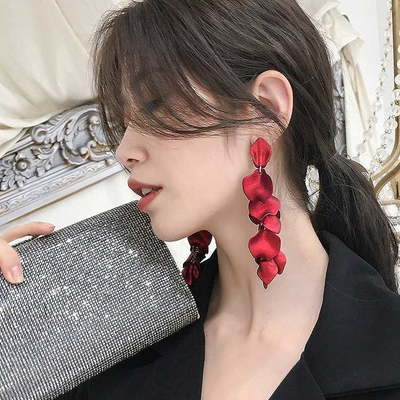 アクセサリー ピアス オレンジ レッド ブルー ゴールド 花びらモチーフ ロング 大ぶり 華やか ゴージャス リゾート パーティー エレガント ステージ プレゼント 代 30代 40代 同窓会 旅行 ビーチ 女子会 二次会 上品 かわいい Ace59 おすすめ D 人気商品の為今