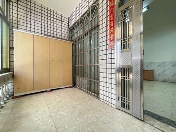 隨時可看！出價談！大肚星巴克旁34坪大地坪別墅｜台中市大肚區沙田路二段