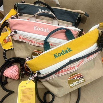 極速達👉新品下殺 韓國原單kodak 柯達單肩斜跨包新款迷你刺繡 撞色小號 單肩包 女款 手提包 帆布斜背包 百搭包包