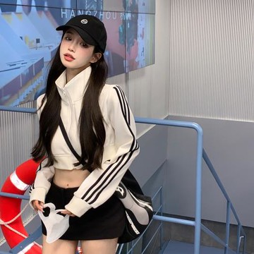 美式復古短款休閑立領外套女秋季時尚百搭修身顯瘦三條杠長袖上衣