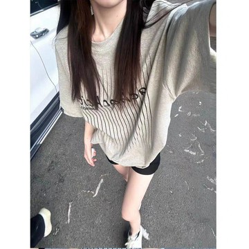 台灣出貨 灰色潮牌絲網條紋印花短袖t恤女夏季美式高街設計感小衆寬鬆上衣 短袖t恤 短袖上衣 t恤 寬鬆t恤 女生上衣
