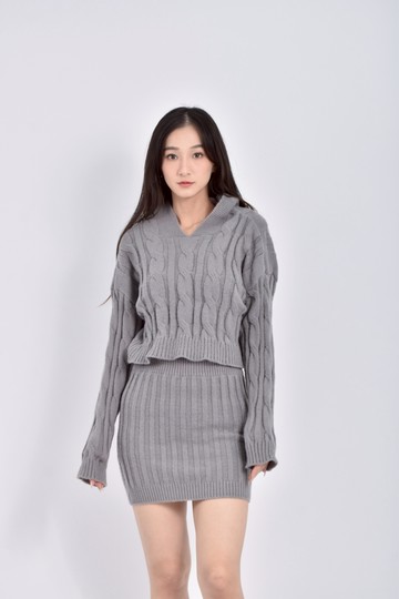 (M) 質感針織連帽長袖短版上衣＋包臀鬆緊腰裙灰色套裝
