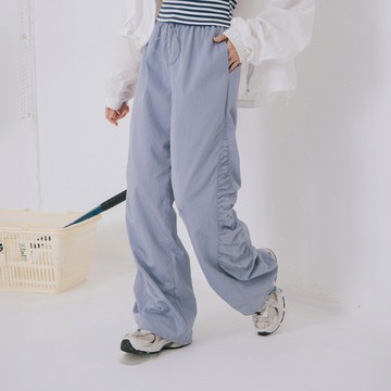 QUEENSHOP_ S 女裝 側抓皺剪接設計工裝長褲 兩色售 現+預 【04101927】