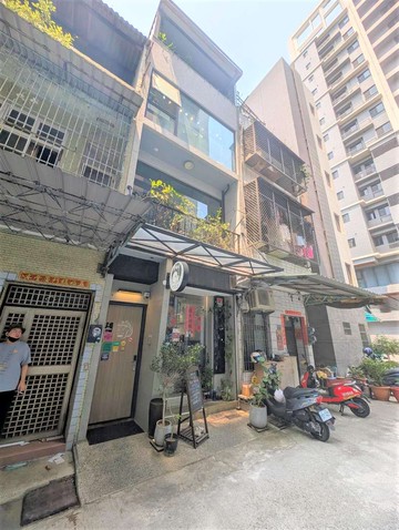 大昌商圈商四低總價高投報全新翻新透店｜高雄市三民區正忠路