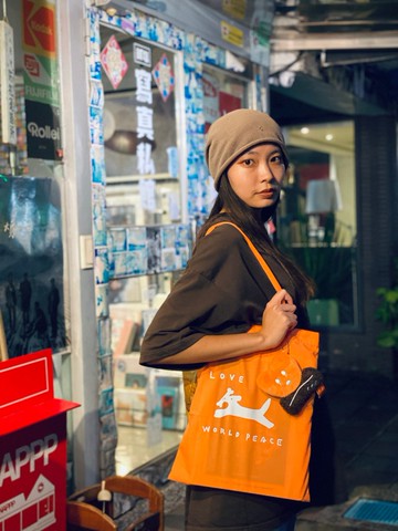 【SNAPPP x UR】LOVE HOT狗狗插畫托特包