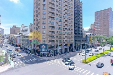 高雄五塊厝捷運站【正三角窗｜大面寬店面】｜高雄市苓雅區中正一路