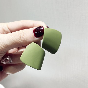 新款韓版時尚夸張純色金屬不規則折疊耳釘網紅氣質冷淡風耳墜飾品1入