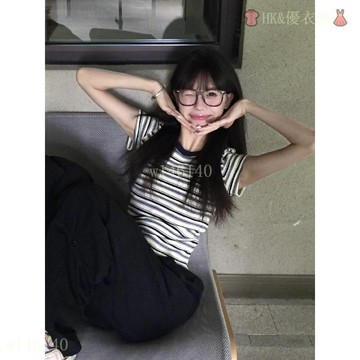 【美式復古 顯瘦】短袖T恤 女 港風 辣妹上衣 短版 短T 條紋T恤 修身 短板上衣 短板顯瘦上衣 短版t恤女 短袖上衣