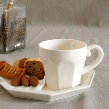 〈青森食堂〉日本制studio m’復古法式浮雕八角盤咖啡杯馬克杯