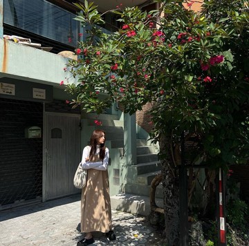 長洋裝，韓系風格洋裝，附有肩帶可調整長度。