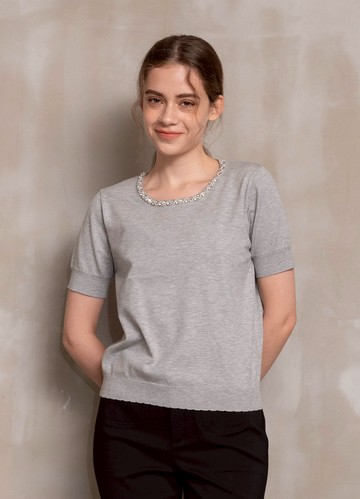 浪漫好感領口珠飾針織衫