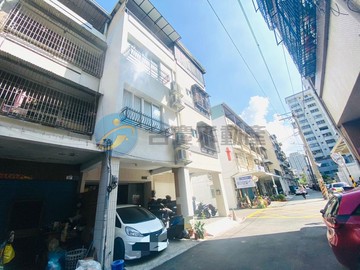 透天048-近瑞豐|勝利國小騎樓透天店住｜高雄市鼓山區東門路