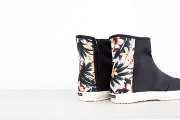 Pinkoi精選【足袋日】花と岩石 日式女靴 日本最愛 後跟細節 帆布