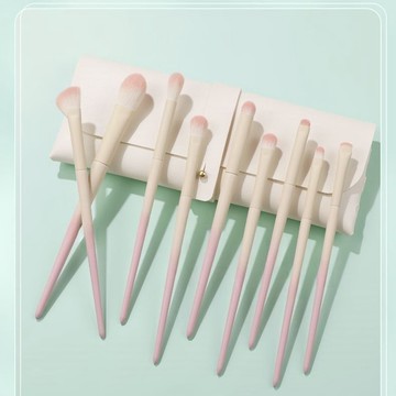 免運🩰新款奶杏粉9支化妝刷套裝眼影遮瑕刷眼線刷初學者整套高顏值刷子鼻影刷 修容刷 遮瑕刷 脣刷 眉刷 高光刷 刷具