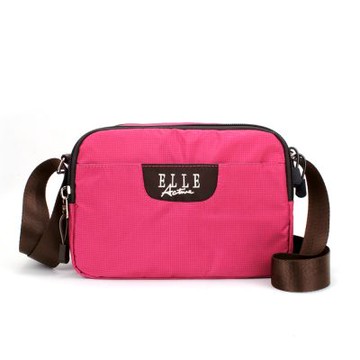 【ELLE Active】格紋系列-橫式側背包/斜背包-桃紅色