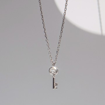 【Isha Jewelry】『LINE 禮物獨家優惠價』扭轉奇蹟小鑰匙純銀項鍊 | 經典設計。百搭款