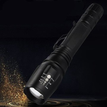 強光手電筒T6燈芯2節18650加長可調焦遠射戶外騎行防身照明手電筒