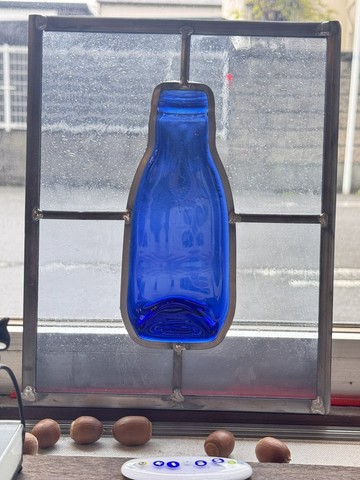 bluebottle 彩繪玻璃，適合作為室內裝飾或門飾等用途
