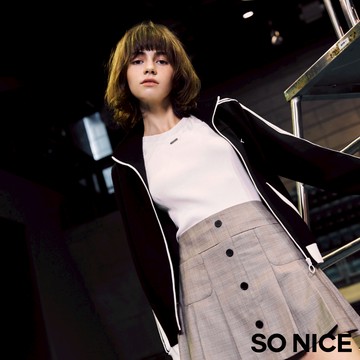 SO NICE【特惠】涼感衣 削肩上衣 細肩帶 白色 [削肩細肩帶坑條冰絲針織上衣]【58440021】