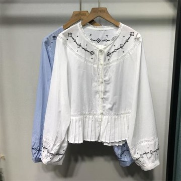 慕未家M春裝新款圓領系帶蝴蝶結鏤空織帶下擺打褶全棉上衣由26609