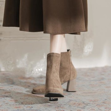 瘦瘦靴女粗中跟卡其色絨面方頭2025年高跟鞋秋冬款法式小踝靴短靴