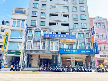 近遠百｜清大附小正對面市中心店面辦公雙空間｜新竹市北區四維路