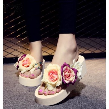 斷碼清貨涼鞋夾腳坡跟涼拖鞋女防滑高跟花朵人字拖厚底沙灘鞋珍珠