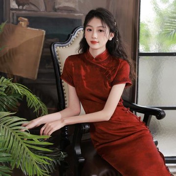 酒紅色旗袍2025年新款改良版新娘敬酒服回門年輕款連衣裙高考送考