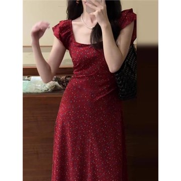 (免運)法式復古紅色碎花連衣裙子女夏季2026新款小個子氣質收腰露背長裙