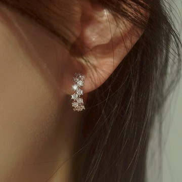 韓國飾品官方直營【WING BLING】華麗閃鑽耳扣式耳環 (閨蜜禮物 | 情人送禮 | 摩羯座生日禮物🎁)