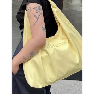 奶黃大容量托特包2025新款小眾韓系尼龍布單肩包上班通勤子母包