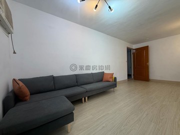 走路兩分鐘就到信義國小站│低總價電梯兩房｜高雄市苓雅區渤海街