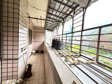 親友獨家新店捷運碧潭烏來風景區青潭華廈邊間電梯3房｜新北市新店區北宜路二段