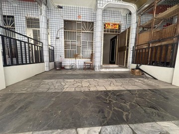 鹽埔近國道近鹽埔國小鬧中取靜大地坪車庫透天｜屏東縣鹽埔鄉維新路