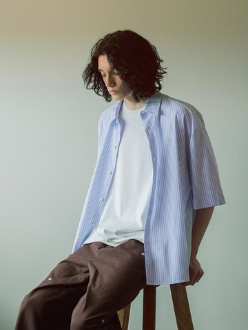 UNISEX Pinstripe Crop Short-Sleeve Shirt [Light Blue] (MS5464A97Q)