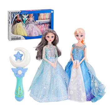 冰雪魔法公主 娃娃套裝組 022 魔法棒 + 衣服 10件 + 娃娃 2個  1組  顏色隨機