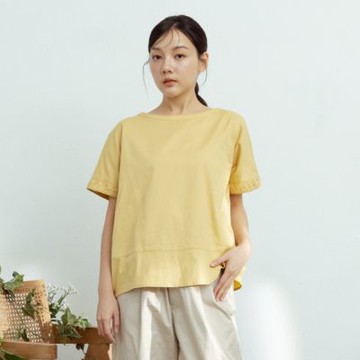 【MOSS CLUB】小緹花組織袖口抽皺設計短袖上衣 黑 綠 黃(魅力商品)