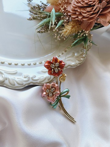 美國西洋古董飾品 / 萊茵花蕊虹膜桔梗琺瑯花束胸針/別針