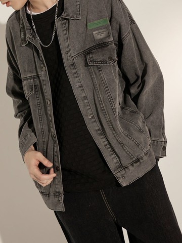 男女共穿．金屬釦大口袋造型車標牛仔外套