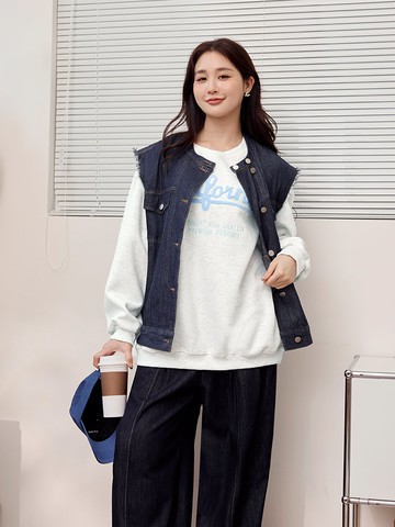 休閒配色字母毛巾繡大學T