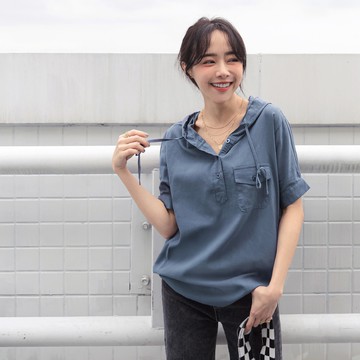 OB嚴選 純色寬版半開襟連帽飛鼠袖上衣 《AB17063》大尺碼/女裝/現貨
